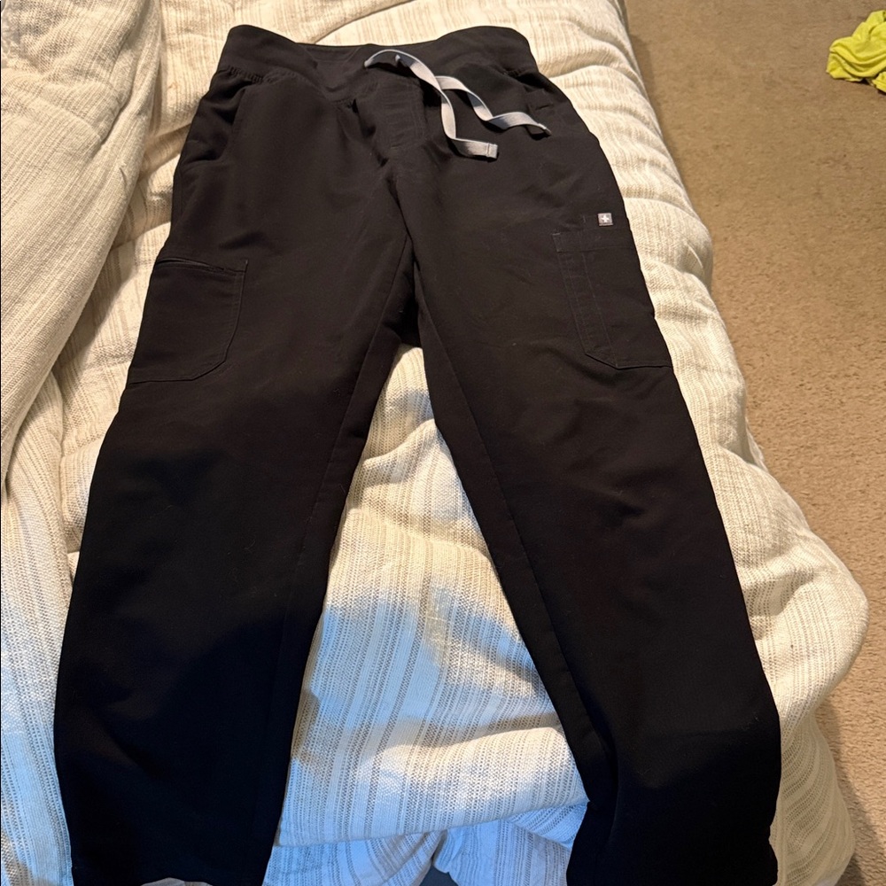 Black Yola high waisted scrub pants